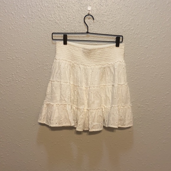 American Eagle White Tiered Eyelet Skirt - Picture 3 of 7